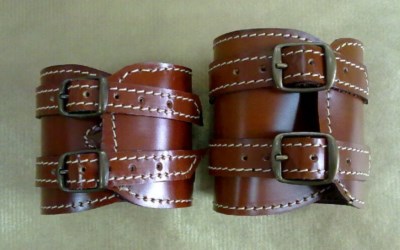MUÑEQUERA PIEL 6,5 CM 2 CORREAS.