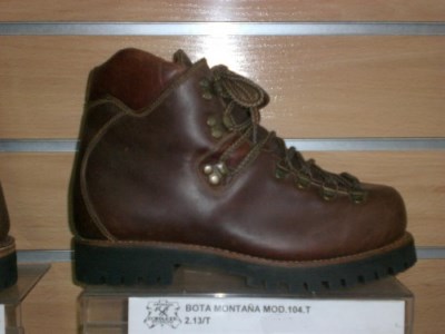 BOTA MONTAÑA BECERRO MD.104-37 AL 46