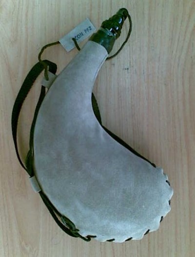 BOTA DE VINO CON PEZ CURVA DE 1LITRO