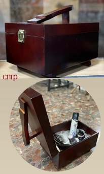 CAJA LIMPIABOTAS MADERA HERRAJES