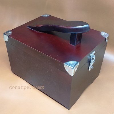 CAJA LIMPIABOTAS MADERA HERRAJES